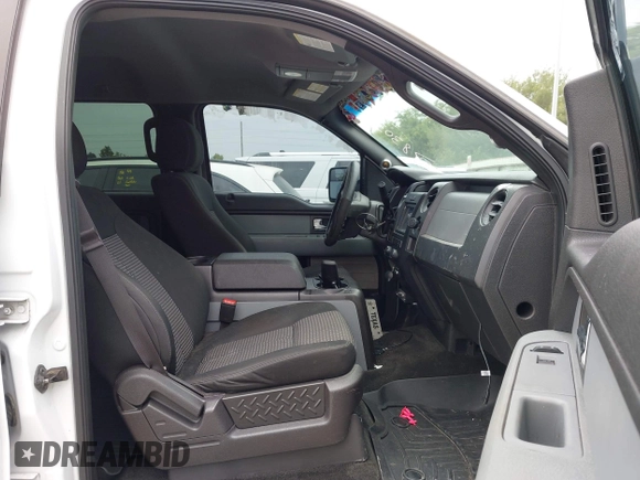 2014 Ford F-150 XL z VIN 1FTFW1CF4EKG46443, wystawiony jako IAAI lot #42783039 z przebiegiem 219 813 mil mil oraz . Historia ofert i sprzedaży dostępna na DreamBid. Obrazek 5.