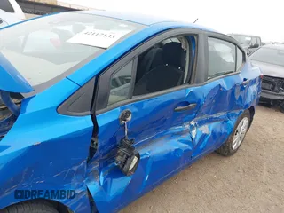 2020 Nissan Versa S z VIN 3N1CN8DV3LL870144, wystawiony jako IAAI lot #42117133 z przebiegiem 70 447 mil mil oraz . Historia ofert i sprzedaży dostępna na DreamBid. Obrazek 6.