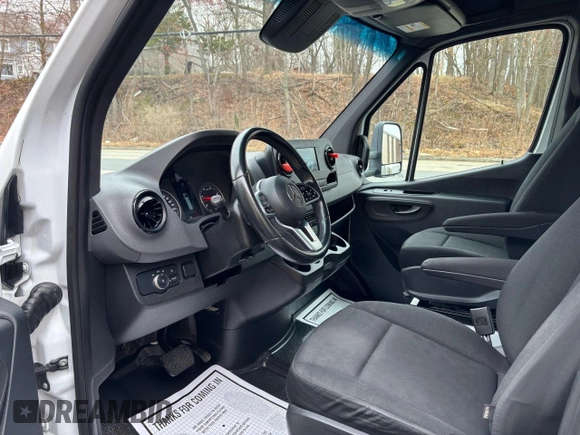 2021 Mercedes-Benz Sprinter with VIN W1X9D33Y4MN133545, listed as a Copart auction lot 53188315 with 160,381 mi miles and Clean Title. Bid and sale history available at DreamBid. Image 5.