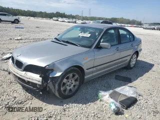 2005 BMW 3 Series 325i with VIN WBAET37415NJ84914, listed as a Copart auction lot 69404704 with 175,029 mi miles and Salvage Title. Bid and sale history available at carsss.com. Image 1.