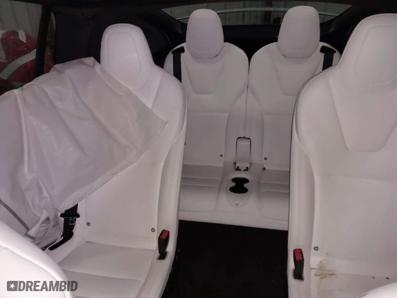 2018 Tesla Model X 75D with VIN 5YJXCBE24JF138297, listed as a IAAI auction lot 41058224 with NaN miles. Bid and sale history available at carsss.com. Image 8.