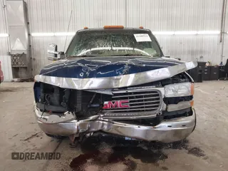 2002 GMC Sierra 2500HD SLE with VIN 1GTHK23192F157362, listed as a IAAI auction lot 41200514 with 145,273 mi miles. Bid and sale history available at carsss.com. Image 13.