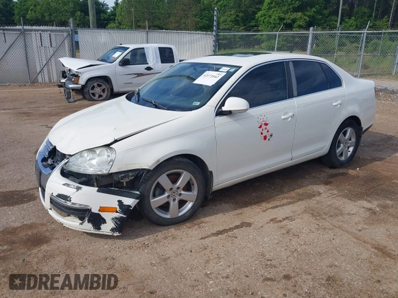 2008 Volkswagen Jetta SE with VIN 3VWRM71K28M003718, listed as a IAAI auction lot 42173542 with 294,829 mi miles and . Bid and sale history available at DreamBid. Image 2.