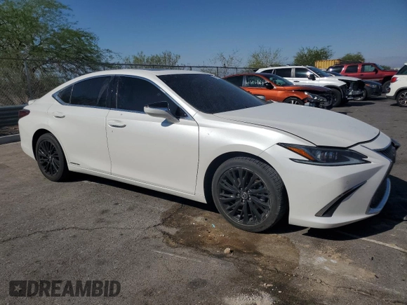 2020 Lexus ES 300h with VIN 58AD21B10LU007586, listed as a Copart auction lot 60130325 with 68,851 mi miles and Salvage title. Bid and sale history available at DreamBid. Image 4.