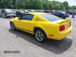 2005 Ford Mustang Deluxe с VIN 1ZVFT80N955161885, выставлен на аукционе IAAI как лот 42520931 с пробегом 240 753 миль миль и . История ставок и продаж доступна на DreamBid. Изображение 3.