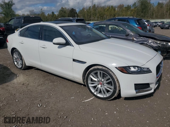 2016 Jaguar XF 35t Prestige with VIN SAJBK4BV3GCY19128, listed as a Copart auction lot 74187394 with 70,510 mi miles and Salvage Title. Bid and sale history available at carsss.com. Image 4.