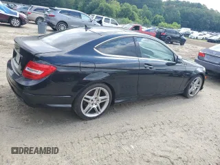 2015 Mercedes-Benz C 250 z VIN WDDGJ4HB2FG410619, wystawiony jako Copart lot #63898435 z przebiegiem 157 785 mil mil oraz Czysty tytuł • Clean title. Historia ofert i sprzedaży dostępna na DreamBid. Obrazek 3.