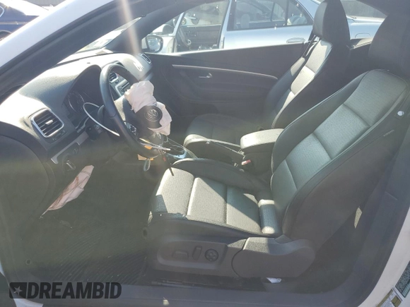 2015 Volkswagen Eos Komfort with VIN WVWBW8AH8FV002701, listed as a Copart auction lot 68676484 with 11,646 mi miles and Salvage Title. Bid and sale history available at DreamBid. Image 7.