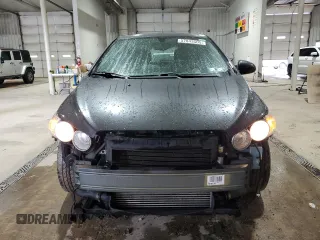 2016 Chevrolet Sonic LTZ z VIN 1G1JE6SB3G4108552, wystawiony jako Copart lot #57843505 z przebiegiem 101 897 mil mil oraz Szkoda całkowita • Salvage title. Historia ofert i sprzedaży dostępna na DreamBid. Obrazek 5.