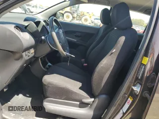 2011 Scion xD z VIN JTKKU4B44B1010587, wystawiony jako Copart lot #55654225 z przebiegiem 87 926 mil mil oraz Szkody całkowita. Historia ofert i sprzedaży dostępna na DreamBid. Obrazek 7.