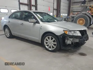 2011 Lincoln MKZ z VIN 3LNHL2GC1BR764444, wystawiony jako IAAI lot #42096658 z przebiegiem 127 892 mil mil oraz . Historia ofert i sprzedaży dostępna na DreamBid. Obrazek 1.