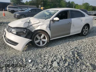 2012 Volkswagen Passat SE z VIN 1VWBP7A35CC084970, wystawiony jako Copart lot #54491265 z przebiegiem 75 497 mil mil oraz Szkody całkowita. Historia ofert i sprzedaży dostępna na DreamBid. Obrazek 1.