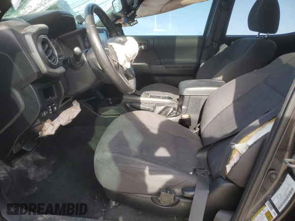 2017 Toyota Tacoma SR5 z VIN 3TMCZ5AN2HM057612, wystawiony jako Copart lot #48394765 z przebiegiem 106 579 mil mil oraz Szkoda całkowita • Salvage title. Historia ofert i sprzedaży dostępna na DreamBid. Obrazek 7.