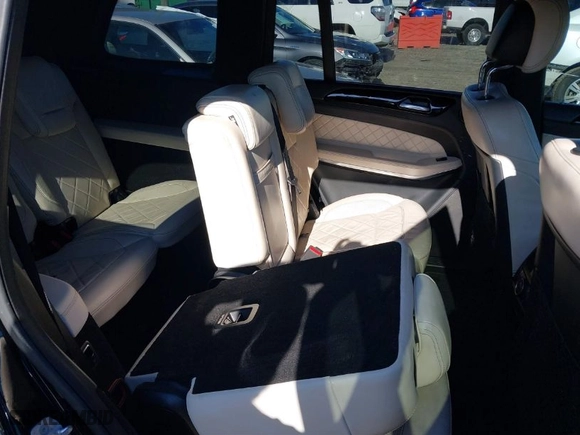 2017 Mercedes-Benz GLS with VIN 4JGDF7DE9HA747550, listed as a IAAI auction lot 41489690 with 125,945 mi miles. Bid and sale history available at carsss.com. Image 8.