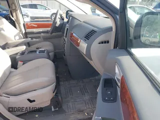 2009 Chrysler Town & Country Touring with VIN 2A8HR54169R577460, listed as a IAAI auction lot 42028839 with 160,692 mi miles and . Bid and sale history available at DreamBid. Image 5.