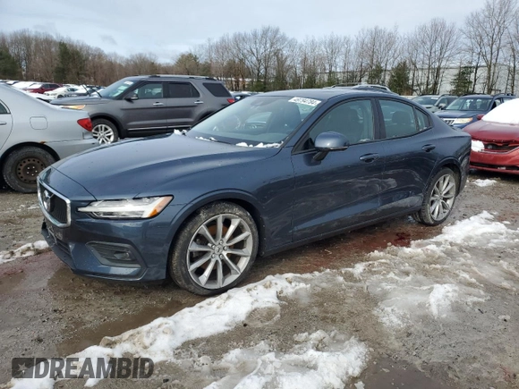 2021 Volvo S60 Momentum with VIN 7JR102FK7MG094255, listed as a Copart auction lot 49794784 with 27,021 mi miles. Bid and sale history available at carsss.com. Image 1.