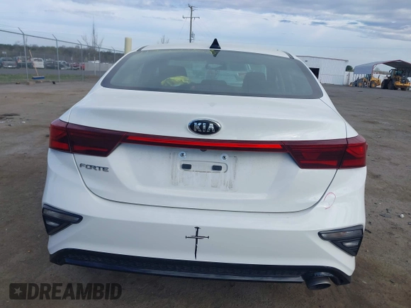 2019 Kia Forte LXS z VIN 3KPF24AD2KE042693, wystawiony jako IAAI lot #41902468 z przebiegiem 126 516 mil mil oraz . Historia ofert i sprzedaży dostępna na DreamBid. Obrazek 16.