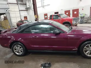 2005 Ford Mustang Deluxe with VIN 1ZVFT84N555227763, listed as a IAAI auction lot 41692270 with 150,423 mi miles. Bid and sale history available at carsss.com. Image 13.