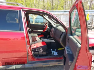 2011 Ford Escape XLT с VIN 1FMCU9DG6BKB34611, выставлен на аукционе IAAI как лот 42236780 с пробегом 240 297 миль миль и . История ставок и продаж доступна на DreamBid. Изображение 5.