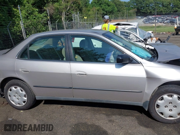 1998 Honda Accord LX with VIN 1HGCG5648WA084802, listed as a IAAI auction lot 42424338 with 201,552 mi miles and . Bid and sale history available at DreamBid. Image 13.