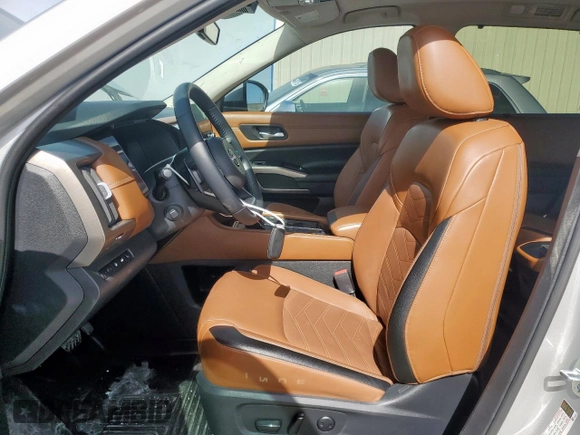 2023 Nissan Pathfinder Platinum z VIN 5N1DR3DH9PC208004, wystawiony jako Copart lot #56542225 z przebiegiem 31 444 mil mil oraz Szkoda całkowita • Salvage title. Historia ofert i sprzedaży dostępna na DreamBid. Obrazek 7.