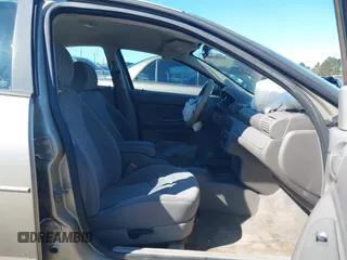 2004 Chrysler Sebring LX z VIN 1C3EL46X74N148104, wystawiony jako IAAI lot #41635081 z przebiegiem 60 674 mil mil oraz . Historia ofert i sprzedaży dostępna na DreamBid. Obrazek 5.