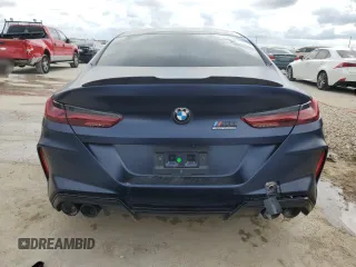 2024 BMW M8 Competition z VIN WBSGV0C05RCR13661, wystawiony jako Copart lot #71077114 z przebiegiem Nie podano mil oraz Szkoda całkowita • Salvage title. Historia ofert i sprzedaży dostępna na DreamBid. Obrazek 6.
