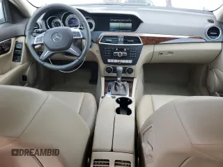 2013 Mercedes-Benz C 300 Sport с VIN WDDGF8AB8DG146385, выставлен на аукционе Copart как лот 60044345 с пробегом 86 768 миль миль и Чистый • Clean title. История ставок и продаж доступна на DreamBid. Изображение 8.