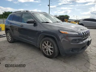 2017 Jeep Cherokee Latitude z VIN 1C4PJLCB5HW554279, wystawiony jako Copart lot #56972145 z przebiegiem 117 164 mil mil oraz Szkoda całkowita • Salvage title. Historia ofert i sprzedaży dostępna na DreamBid. Obrazek 4.