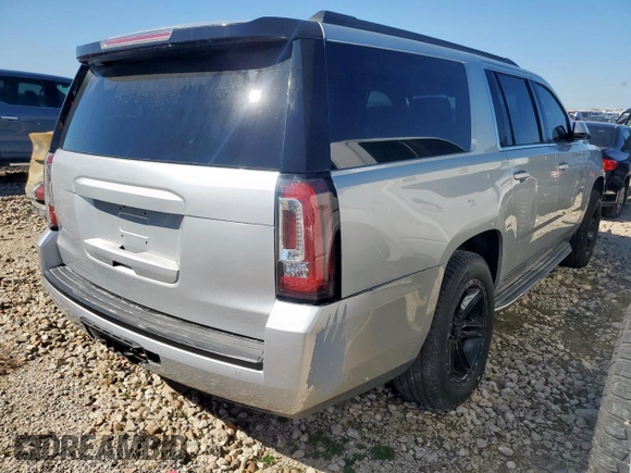 2015 GMC Yukon XL SLT with VIN 1GKS1HKC8FR667578, listed as a Copart auction lot 44916135 with 206,872 mi miles and Salvage Title. Bid and sale history available at carsss.com. Image 3.