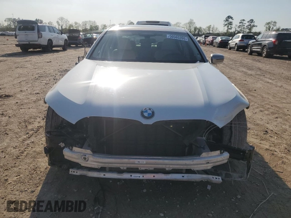 2021 BMW 7 Series 740i with VIN WBA7T2C02MCF77517, listed as a Copart auction lot 50565205 with 29,848 mi miles and Salvage title. Bid and sale history available at DreamBid. Image 5.
