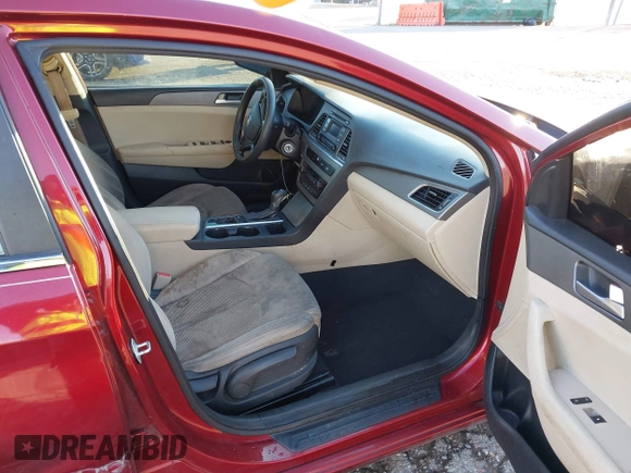 2015 Hyundai Sonata SE z VIN 5NPE24AF2FH231083, wystawiony jako IAAI lot #40957093 z przebiegiem 218 159 mil mil oraz . Historia ofert i sprzedaży dostępna na DreamBid. Obrazek 5.