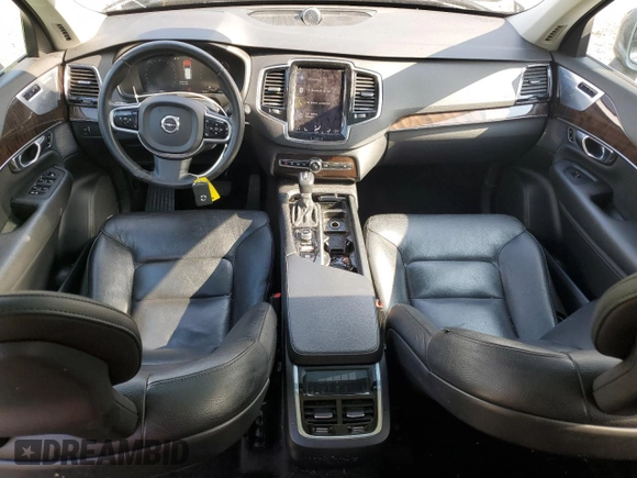 2016 Volvo XC90 T6 Momentum with VIN YV4A22PK1G1026545, listed as a Copart auction lot 64596465 with 92,553 mi miles and Clean title. Bid and sale history available at DreamBid. Image 8.