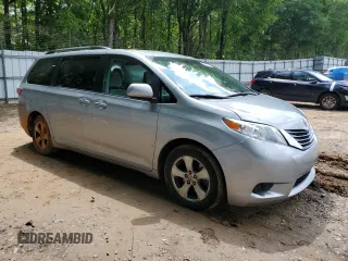 2017 Toyota Sienna LE Auto Access Seat с VIN 5TDKZ3DC4HS895585, выставлен на аукционе Copart как лот 56331015 с пробегом 92 960 миль миль и Списание • Salvage title. История ставок и продаж доступна на DreamBid. Изображение 4.