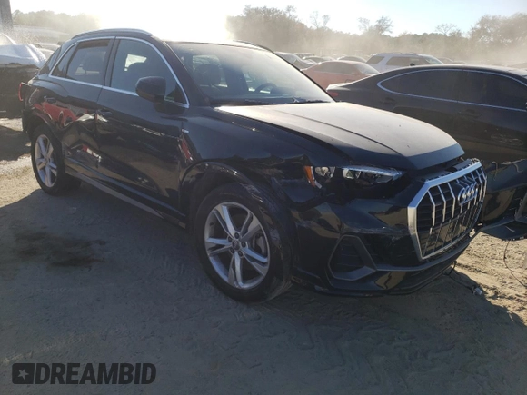 2020 Audi Q3 S line Premium with VIN WA1DECF3XL1125215, listed as a Copart auction lot 70664702 with 33,046 mi miles. Bid and sale history available at carsss.com. Image 4.
