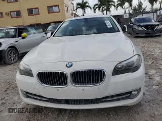 2012 BMW 5 Series 528i z VIN WBAXG5C53CDW85359, wystawiony jako Copart lot #59535145 z przebiegiem 172 104 mil mil oraz Czysty tytuł • Clean title. Historia ofert i sprzedaży dostępna na DreamBid. Obrazek 5.