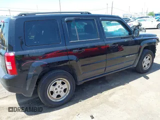 2015 Jeep Patriot Sport with VIN 1C4NJRBB8FD411962, listed as a IAAI auction lot 42504664 with 174,758 mi miles and . Bid and sale history available at DreamBid. Image 4.