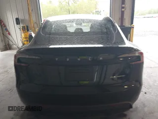 2025 Tesla Model 3 Long Range с VIN 5YJ3E1EB9SF915531, выставлен на аукционе IAAI как лот 42191805 с пробегом 3 333 миль миль и . История ставок и продаж доступна на DreamBid. Изображение 16.