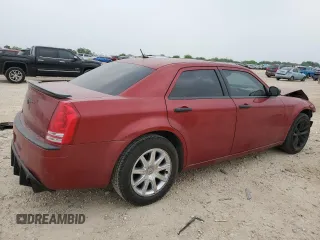 2008 Chrysler 300 C Hemi z VIN 2C3KA63HX8H281729, wystawiony jako Copart lot #51831955 z przebiegiem 217 551 mil mil oraz Szkoda całkowita • Salvage title. Historia ofert i sprzedaży dostępna na DreamBid. Obrazek 3.
