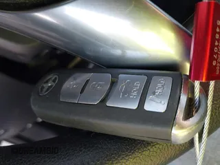 2016 Scion iA z VIN 3MYDLBZV2GY107457, wystawiony jako IAAI lot #38939578 z przebiegiem 99 928 mil mil oraz . Historia ofert i sprzedaży dostępna na DreamBid. Obrazek 11.