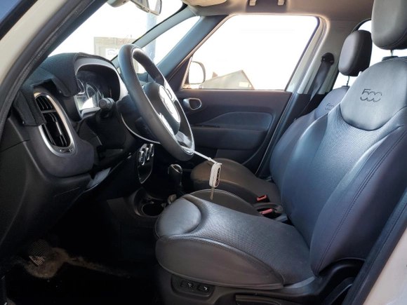2014 FIAT 500L Lounge with VIN ZFBCFACH8EZ016424, listed as a Copart auction lot 83157294 with 89,918 mi miles and Salvage Title. Bid and sale history available at carsss.com. Image 7.