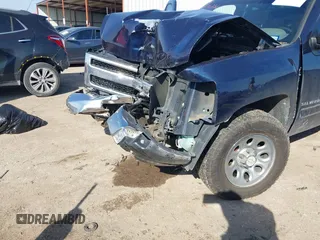 2010 Chevrolet Silverado 1500 LS with VIN 1GCSCREA5AZ134148, listed as a IAAI auction lot 41576732 with 211,421 mi miles. Bid and sale history available at carsss.com. Image 6.