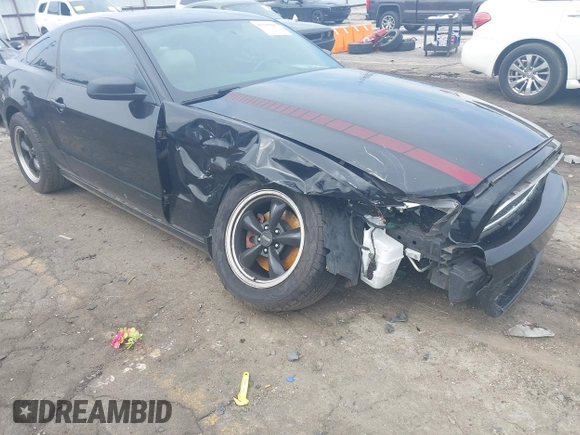2014 Ford Mustang V6 z VIN 1ZVBP8AM0E5218029, wystawiony jako IAAI lot #42296906 z przebiegiem 170 454 mil mil oraz . Historia ofert i sprzedaży dostępna na DreamBid. Obrazek 6.