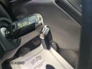 2023 Ford Transit Cargo с VIN 1FTBR1X89PKA75830, выставлен на аукционе IAAI как лот 42907933 с пробегом 17 668 миль миль и . История ставок и продаж доступна на DreamBid. Изображение 5.