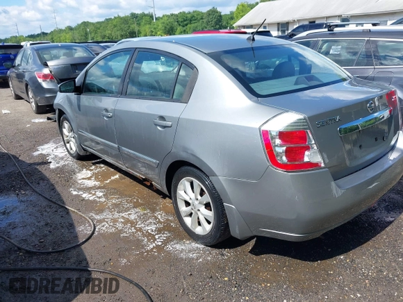 2010 Nissan Sentra S z VIN 3N1AB6AP4AL630821, wystawiony jako IAAI lot #42326350 z przebiegiem 160 152 mil mil oraz . Historia ofert i sprzedaży dostępna na DreamBid. Obrazek 3.