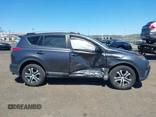 2018 Toyota RAV4 LE с VIN JTMBFREV2JJ211423, выставлен на аукционе IAAI как лот 42068521 с пробегом 85 089 миль миль и . История ставок и продаж доступна на DreamBid. Изображение 14.