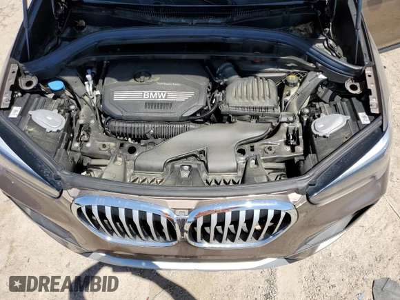 2020 BMW X1 xDrive28i z VIN WBXJG9C09L5R23653, wystawiony jako Copart lot #52771535 z przebiegiem 54 550 mil mil oraz Szkoda całkowita • Salvage title. Historia ofert i sprzedaży dostępna na DreamBid. Obrazek 13.