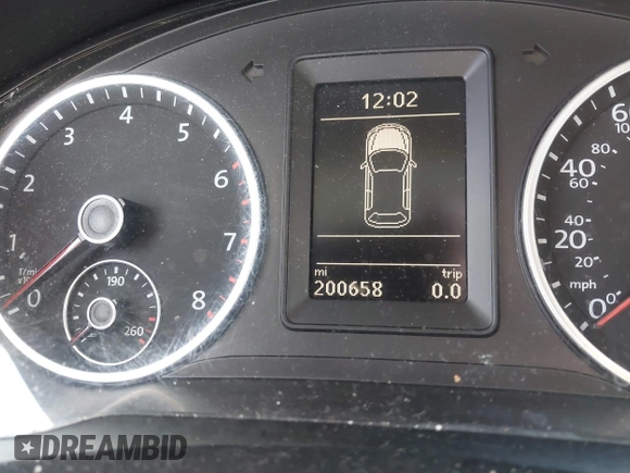 2015 Volkswagen Tiguan S z VIN WVGBV7AX8FW503114, wystawiony jako IAAI lot #42397033 z przebiegiem 200 658 mil mil oraz . Historia ofert i sprzedaży dostępna na DreamBid. Obrazek 7.
