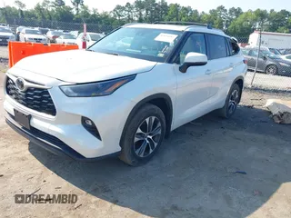 2022 Toyota Highlander XLE with VIN 5TDHZRBH6NS172134, listed as a IAAI auction lot 42656687 with 39,856 mi miles and . Bid and sale history available at DreamBid. Image 18.
