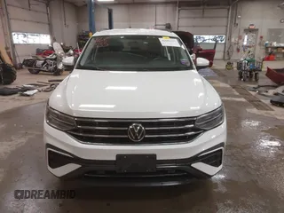 2022 Volkswagen Tiguan S with VIN 3VV0B7AX1NM066089, listed as a IAAI auction lot 41686335 with 64,115 mi miles. Bid and sale history available at carsss.com. Image 12.